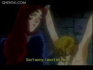 Hentai khó chịu con gái hành hạ một cô gái tóc vàng bẩn kẹp nô lệ trong chains